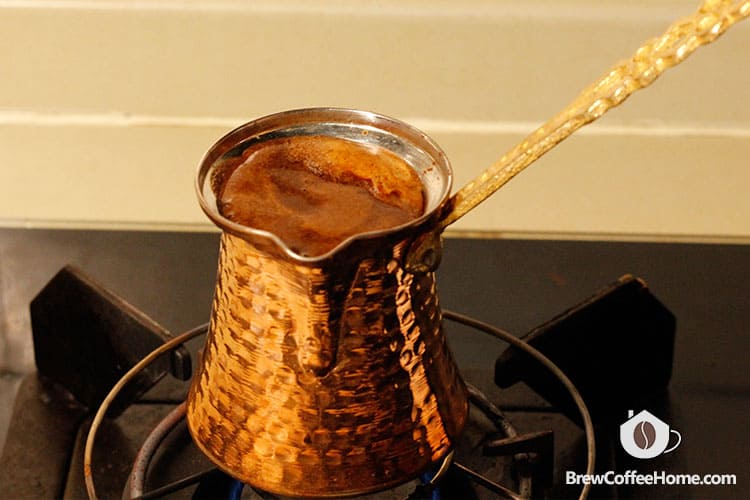 turkish-coffe-foam-rises