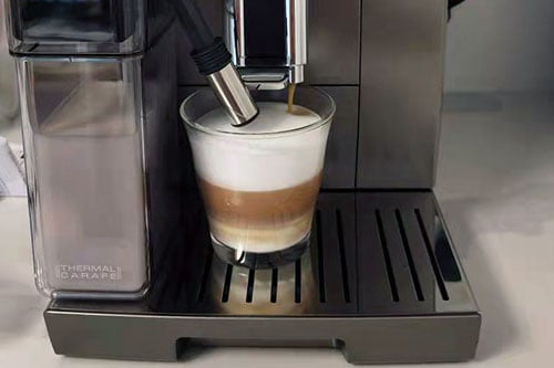 De'Longhi Dinamica Plus Coffee Maker: Brad Pitt's choice