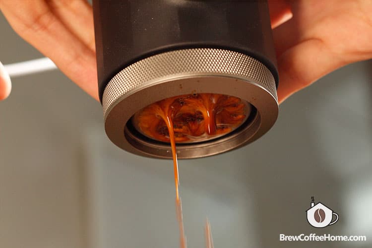 wacaco-picopresso-pulling-shot