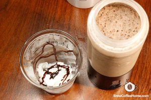 add-whipped-cream-and-mocha-sauce-to-the-glass