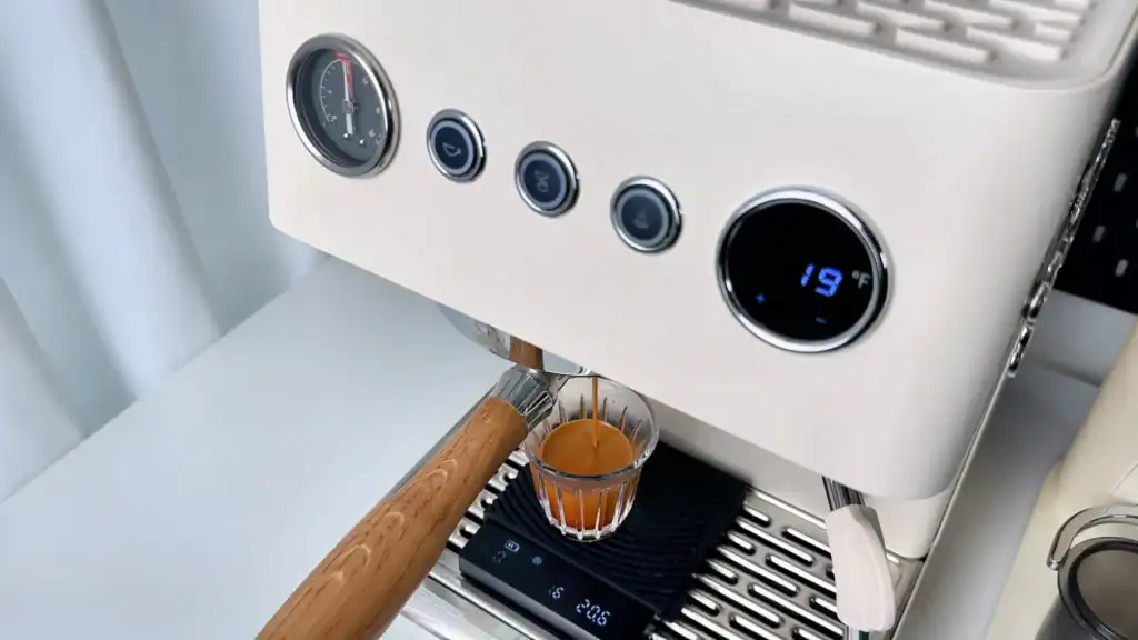 gemilai-ele-g3028a-espresso-machine-espresso-extraction