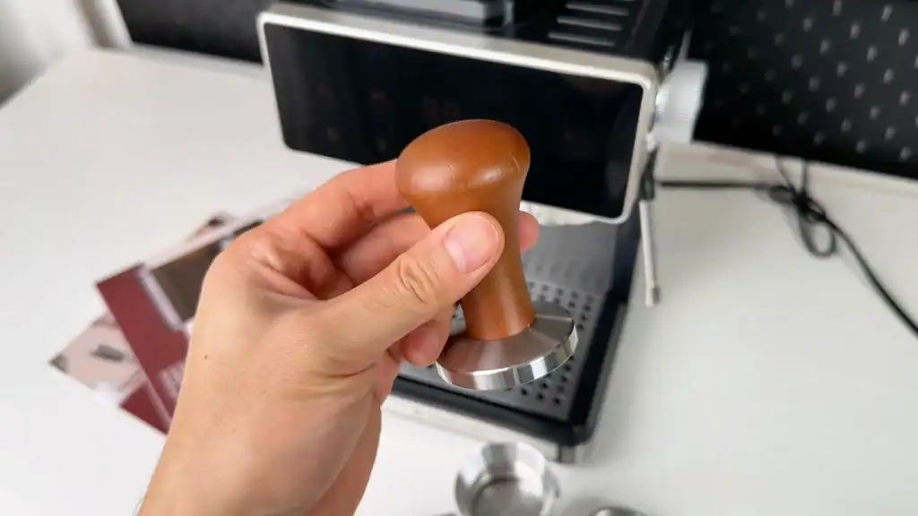 amzchef-cm5560-espressso-machine-with-grinder-tamper