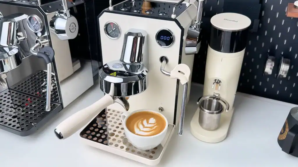 Gemilai owl g006a latte art